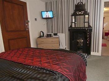 Holland Arms Hotel Gaerwen Zewnętrze zdjęcie